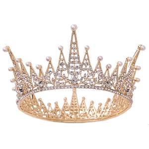 Luxurious baroque gold crown with crystal rhinestones and pearls for bridal wedding