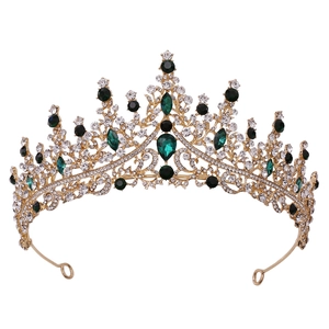 Couronne de mariée de luxe dorée avec pierres vert émeraude et cristaux scintillants