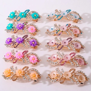 Set mit 10 eleganten Blumen-Haarspangen mit Kristallen in verschiedenen Farben