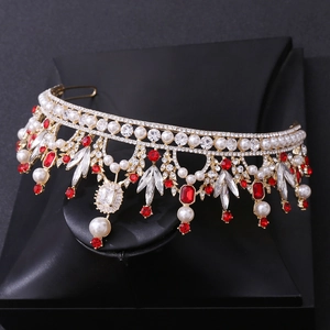 Couronne de mariée baroque dorée avec strass rouges, perles blanches et pierres en zircon