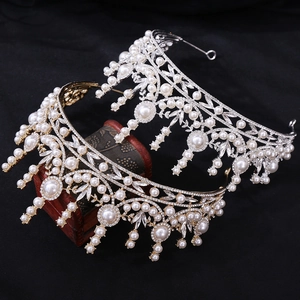 Couronne de mariée européenne avec perles blanches et strass sur base en argent