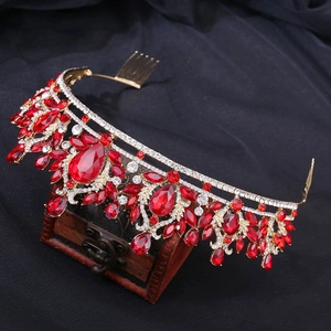 Couronne de mariée baroque aux cristaux rouges et strass dorés sur coffret