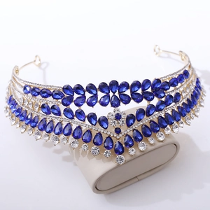 Diadème de mariée doré élégant avec cristaux gouttes bleu foncé et strass clairs