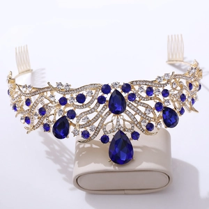 Couronne de mariée dorée avec cristaux bleus en goutte et diamants pour coiffure de mariage