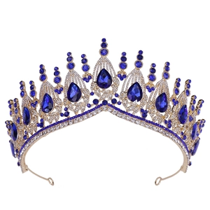 Corona da sposa barocca dorata con gemme blu a goccia d'acqua e cristalli chiari