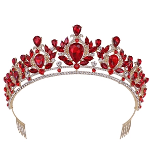 Détails du diadème de mariée baroque de luxe avec cristaux rouges et peignes dorés