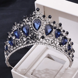 Couronne baroque vintage avec cristaux goutte bleu profond et strass blancs pour mariages