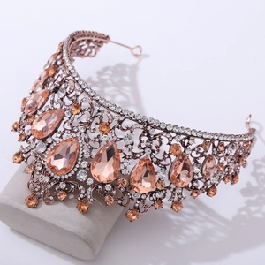 Couronne baroque en or rose avec cristaux de champagne et strass pour les mariées