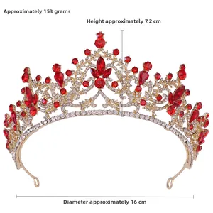 Détail de couronne de mariée baroque dorée montrant 7,2 cm de haut et 16 cm de large