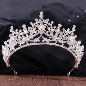 Couronne de mariée élégante en alliage argenté avec strass baroques et gemmes en goutte