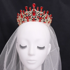 Couronne de mariée baroque dorée avec rubis rouges en forme de goutte et cristaux