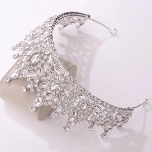 Elegant Baroque crystal bridal tiara in silver with pear-shaped stones and rhinestones