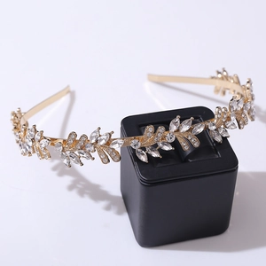 Elegante cerchietto da sposa dorato con foglie di cristallo per matrimoni e occasioni speciali