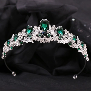 Couronne de mariée baroque en strass émeraude avec motif de feuilles argentées