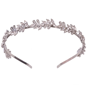 Elegante cerchietto a foglia d'argento con strass per matrimoni e cerimonie