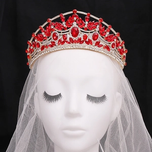 Couronne de mariée de luxe avec gemmes rouges et strass blancs sur base dorée