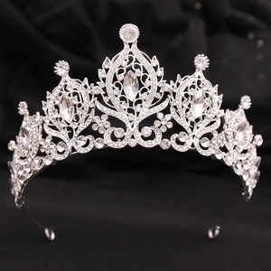 Couronne de mariée baroque en cristal et alliage d'argent pour la décoration de mariage