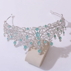 Détails de la couronne de mariée baroque avec strass bleu menthe et cristaux brillants