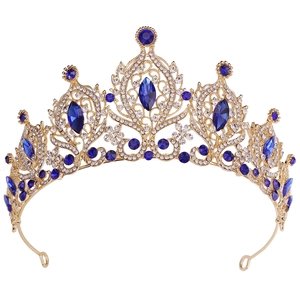 Couronne de mariée dorée élégante avec cristaux bleus pour coiffures de mariage chic