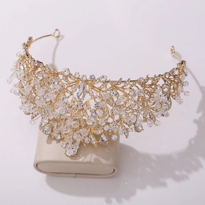 Couronne de mariée élégante avec feuilles dorées et cristaux brillants pour mariages