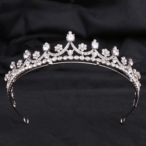 Elegant Bridal Tiara Alloy Zircon Rhinestone Crown For Wedding Party Symmetrical Flower Design Hair Accessories For Women