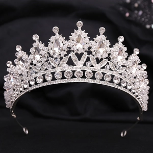 Elegant silver bridal tiara crown with pear-shaped crystals and shimmering diamonds