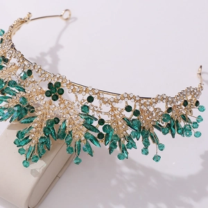 Couronne de mariée de luxe avec cristaux verts et monture en feuilles dorées pour mariages