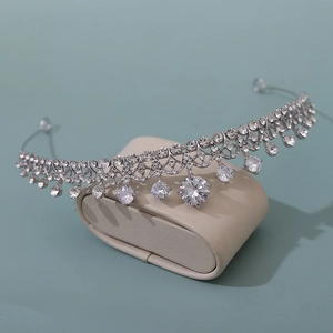 Couronne de mariée argentée avec motifs de vagues et pierres de zircon pour mariages