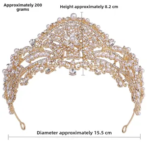 Dimensiones detalladas de la corona dorada con 15,5 cm de diámetro y 8,2 cm de altura