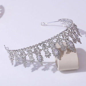 Couronne de mariée élégante en argent avec strass marquise pour mariages et soirées