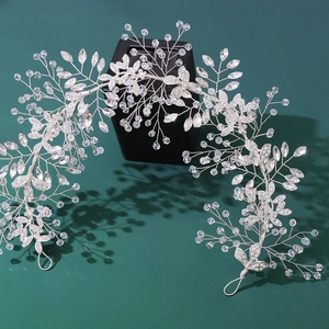 Vite per capelli da sposa in argento con cristalli e fiori per acconciature eleganti