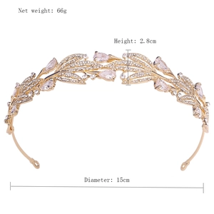 Detailed view of leaf-shaped bridal crown with zircon, height 2.8cm and diameter 15cm