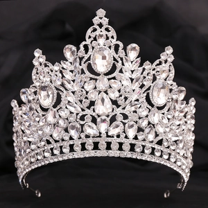 Luxury silver bridal crown with crystal rhinestones in baroque style for weddings