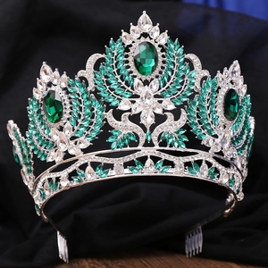 Détails de la couronne de mariée de luxe avec cristaux vert émeraude et strass blancs