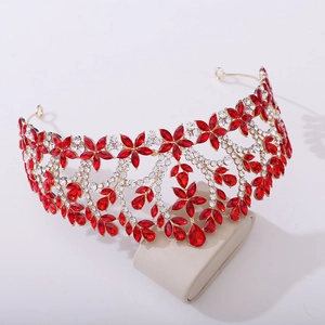 Détails de la couronne de mariée baroque avec strass rouges et base en alliage argenté