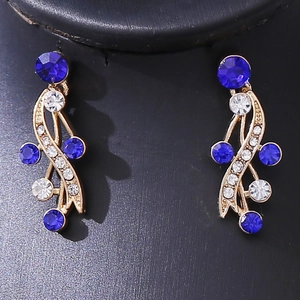 Sparkling crystal bridal necklace and earrings set with blue rhinestones for parties