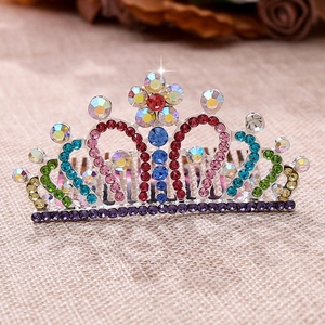 Peigne à cheveux couronne pour fille avec strass colorés et pierres de cœur étincelantes