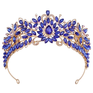 Détails de la couronne en cristal doré avec pierres bleu royal et strass AB scintillants