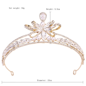 Detailansicht der goldenen Brautkrone mit AAA-Zirkonia und Perlen, 15cm x 5,5cm
