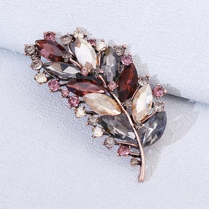 Broche de hoja vintage de lujo con cristales coloridos en oro rosa para abrigos