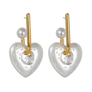 Orecchini Pendenti Cuore Svuotato in Acciaio Inossidabile Con Perla Artificial Zirconia Gioielli di Moda Geometrici Per Donne