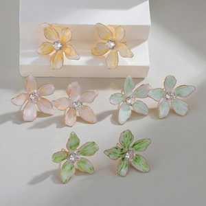 Chic enamel flower stud earring set with gold edges and sparkling zircon centers