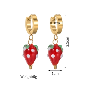 Dimensions détaillées des boucles d'oreilles fraise avec longueur de 3.5cm et poids de 6g