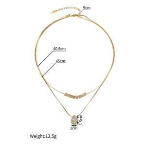 Collana a doppio strato dorata con pendente a goccia di diamante e dettagli lunghezze
