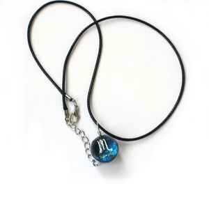 Collar luminoso de bola de cristal de zafiro constelación Escorpio con cordón
