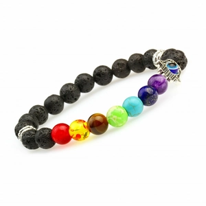 Vulkanische lavasteen 7 chakra kralenarmband met zilveren hamsa hand en boze oog