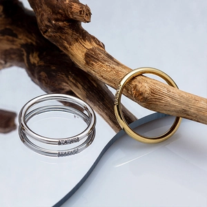 Bagues minimalistes en acier inoxydable 2,5 mm or et argent avec serti micro-pavé