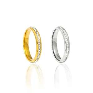 Bague Éternité Minimaliste en Acier Inoxydable avec Strass pour Femme Bijoux de Mode Élégants avec Strass Pavés