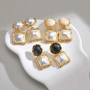 Élégantes boucles d'oreilles carrées en perles et acier doré avec diverses options de couleurs