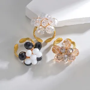 Anelli floreali con perline in acciaio al titanio colori assortiti con fascia dorata